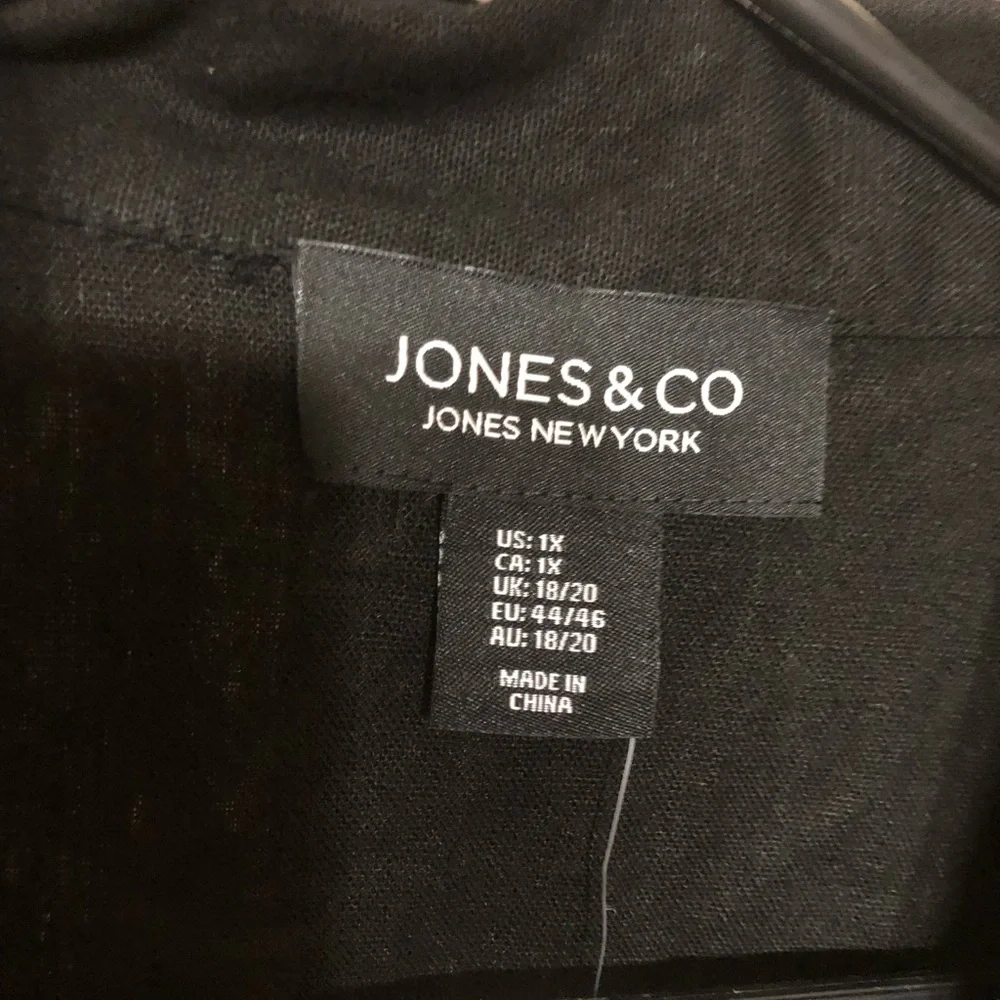 Jones New York Classic Black Top - Picture 2 of 3